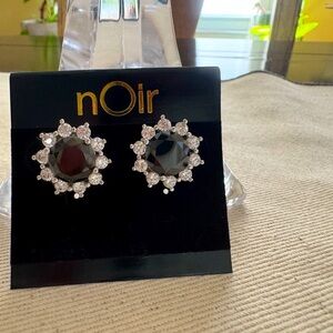 nOir Jewelry Black and Silver Celestial Earrings